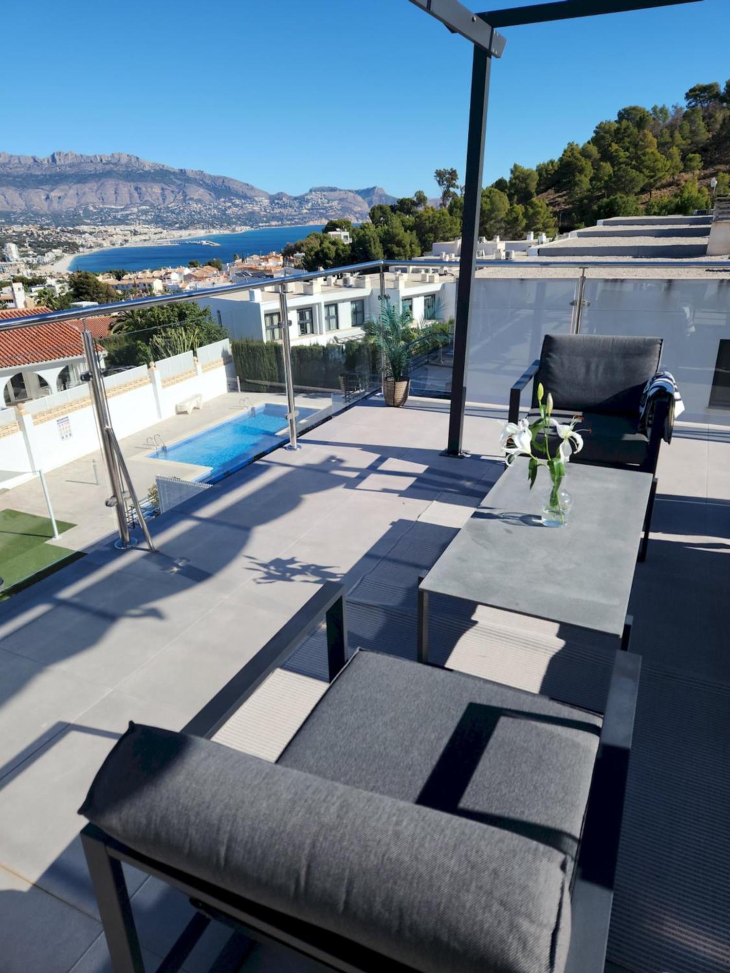 Magnificent View And Pool Hébergement de vacances *